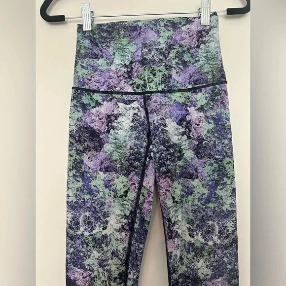 Lululemon Wunder Under X Central Saint Martins HR Tight Size 4 VWUH Nulux - Picture 2 of 6